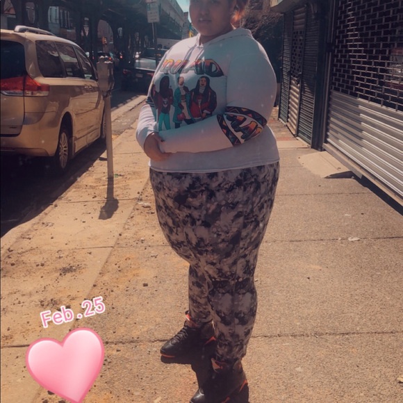 Meet your Posher, Naye - Picture 6 of 16